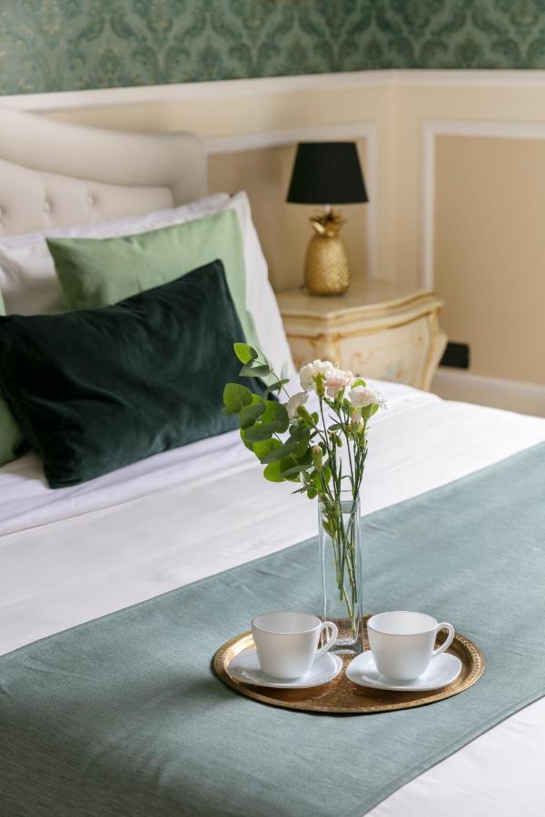 Renaissance Luxury Experience * Rom